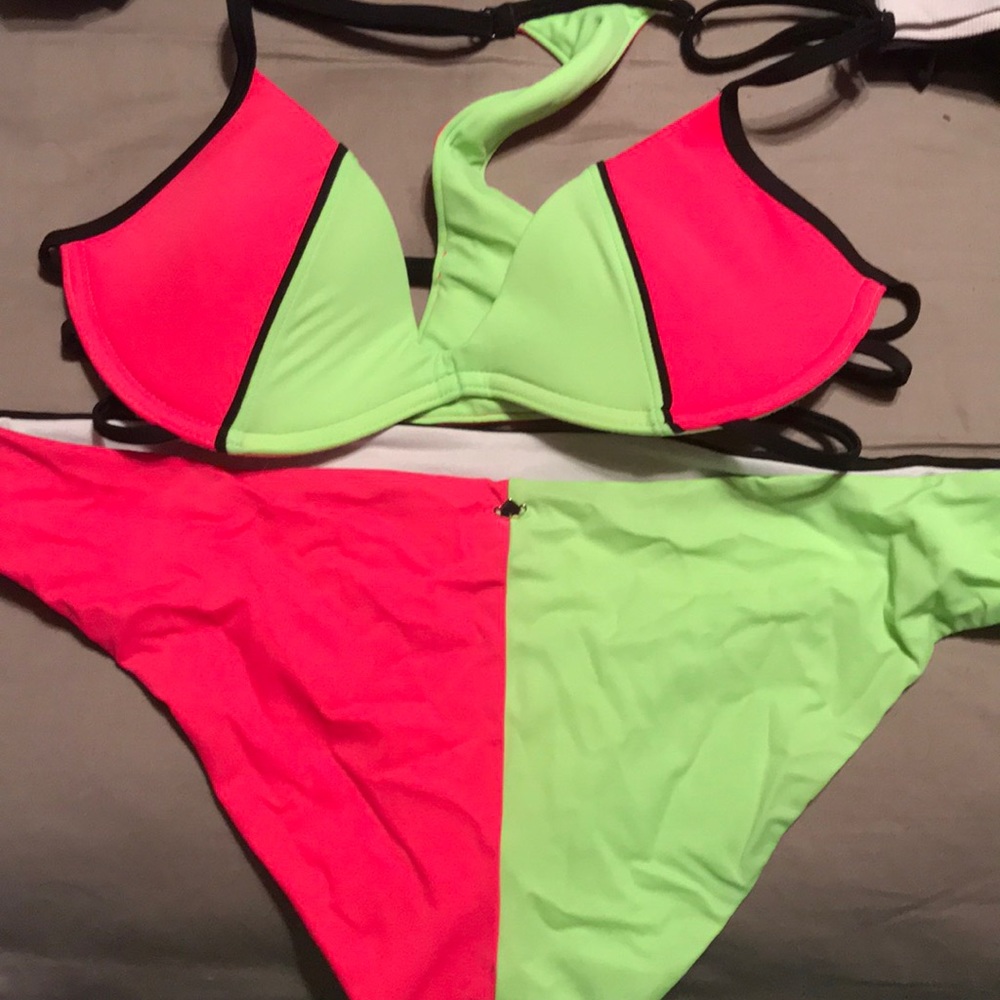 VS SWIMSUIT
